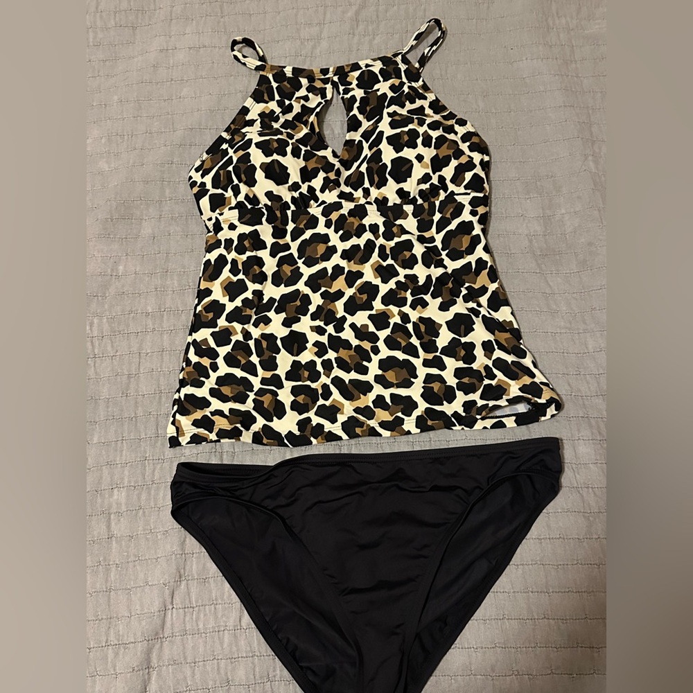 Ellen Tracy Leopard Print Tankini Top with Black Bikini Bottoms
